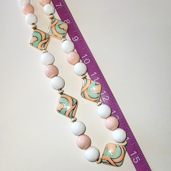 1980s PEACH & IVORY JAPAN ACRYLIC BEAD NECKLACE - ENAMEL PIERCED EARRINGS - Picture 5 of 8